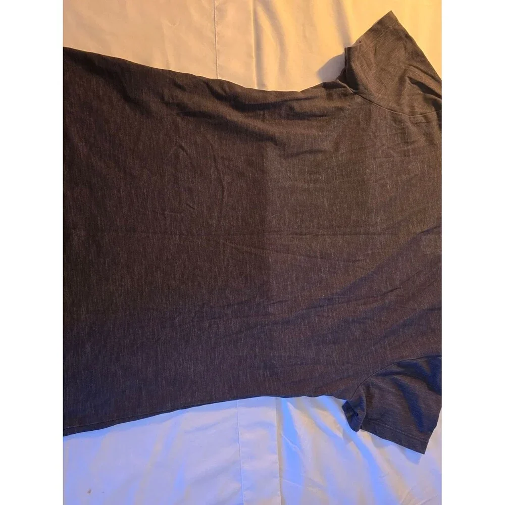 Nike Women's Charcoal Gray Short Sleeve Tee with Pink Swoosh